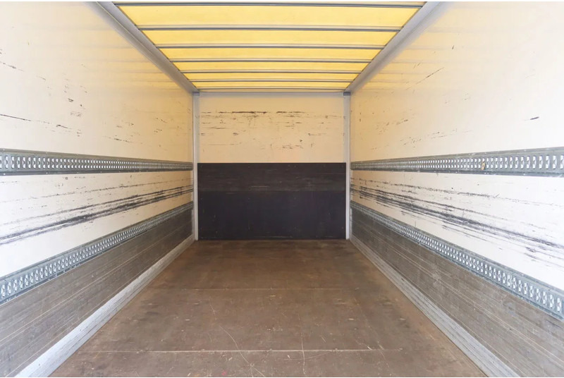 FUSO Canter Mistubishi Canter 7C18 - بصندوق مغلق شاحنة: صور 4 FUSO Canter Mistubishi Canter 7C18 - بصندوق مغلق شاحنة: صور 4