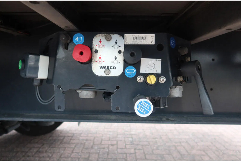 Kögel SN 24 Schuifzeil, Schuifdak, lift as, stuur-as, Rongen gaten + ice killer. - الخيمة نصف مقطورة: صور 5 Kögel SN 24 Schuifzeil, Schuifdak, lift as, stuur-as, Rongen gaten + ice killer. - الخيمة نصف مقطورة: صور 5