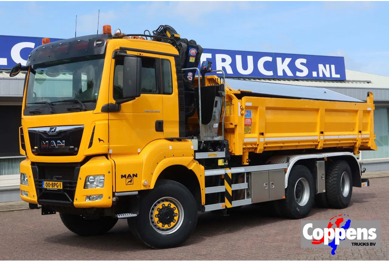 MAN TGS 33.420 2 Zijdige kipper + Kraan 6x6 Stuur as - قلابات, شاحنة كرين: صور 1 MAN TGS 33.420 2 Zijdige kipper + Kraan 6x6 Stuur as - قلابات, شاحنة كرين: صور 1