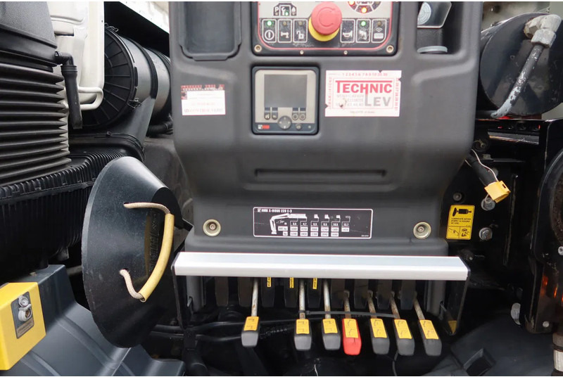 شاحنة كرين MAN TGS 35.360 Kraanwagen + oprijwagen Hiab 228 E3: صور 11 شاحنة كرين MAN TGS 35.360 Kraanwagen + oprijwagen Hiab 228 E3: صور 11