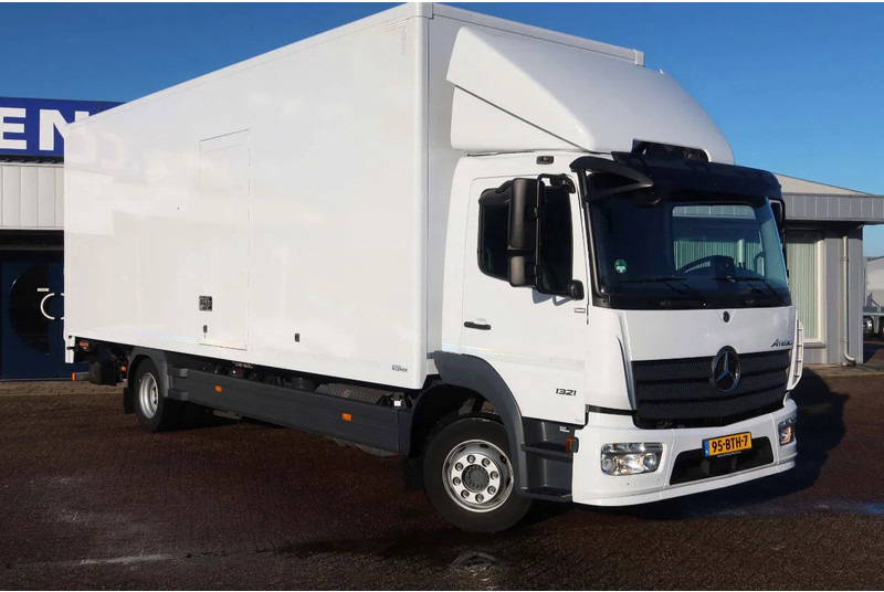 Mercedes-Benz Atego 1321L Bakwagen Laadklep 2000kg / 3 Stoelen!! - بصندوق مغلق شاحنة: صور 2 Mercedes-Benz Atego 1321L Bakwagen Laadklep 2000kg / 3 Stoelen!! - بصندوق مغلق شاحنة: صور 2