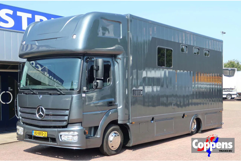Mercedes-Benz Atego 816 L 3 Paarden/4 Ponies Nieuwe APK + nieuwe accu. - شاحنة نقل خيل: صور 1 Mercedes-Benz Atego 816 L 3 Paarden/4 Ponies Nieuwe APK + nieuwe accu. - شاحنة نقل خيل: صور 1