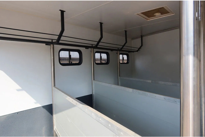 Mercedes-Benz Atego 816 L 3 Paarden/4 Ponies Nieuwe APK + nieuwe accu. - شاحنة نقل خيل: صور 3 Mercedes-Benz Atego 816 L 3 Paarden/4 Ponies Nieuwe APK + nieuwe accu. - شاحنة نقل خيل: صور 3