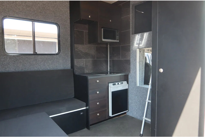 Mercedes-Benz Atego 816 L 3 Paarden/4 Ponies - شاحنة نقل خيل: صور 4 Mercedes-Benz Atego 816 L 3 Paarden/4 Ponies - شاحنة نقل خيل: صور 4