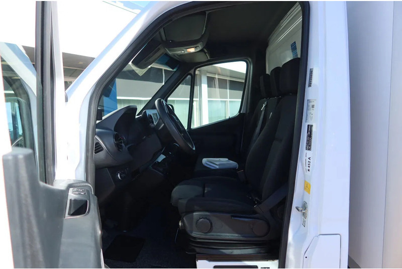 Mercedes-Benz Sprinter 516 CDI Koel/Vries + Dhollandia Klep 750 kg Carrier 300 Xarios Dag + nacht 220 Volt - الشاحنات الصغيرة المبردة: صور 4 Mercedes-Benz Sprinter 516 CDI Koel/Vries + Dhollandia Klep 750 kg Carrier 300 Xarios Dag + nacht 220 Volt - الشاحنات الصغيرة المبردة: صور 4