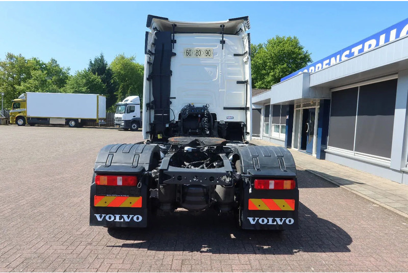 Volvo FH 460 Voith Retarder Standklima, Iparkcool - شاحنة جرار: صور 3 Volvo FH 460 Voith Retarder Standklima, Iparkcool - شاحنة جرار: صور 3
