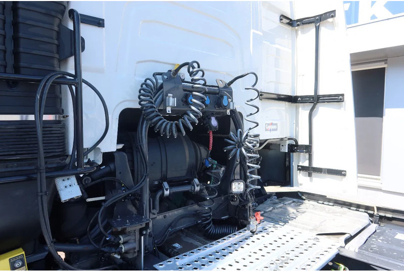 Volvo FH 460 Voith Retarder Standklima, Iparkcool - شاحنة جرار: صور 4 Volvo FH 460 Voith Retarder Standklima, Iparkcool - شاحنة جرار: صور 4