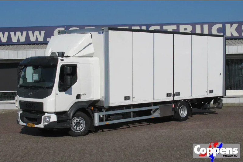 Volvo FL 250 Bakwagen + 6 deuren + Laadklep 2000 kg - بصندوق مغلق شاحنة: صور 1 Volvo FL 250 Bakwagen + 6 deuren + Laadklep 2000 kg - بصندوق مغلق شاحنة: صور 1