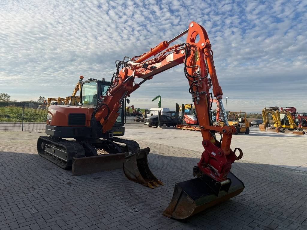 حفارة مصغرة Doosan DX 85 R: صور 7 حفارة مصغرة Doosan DX 85 R: صور 7