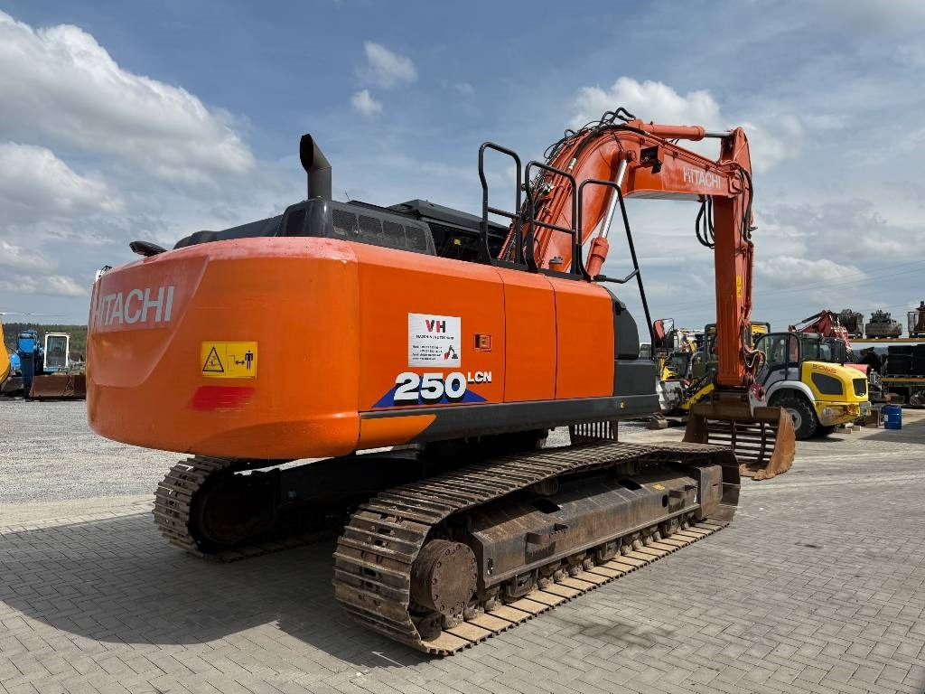 Hitachi ZX 250 LC N-6 - حفارات زحافة: صور 5 Hitachi ZX 250 LC N-6 - حفارات زحافة: صور 5