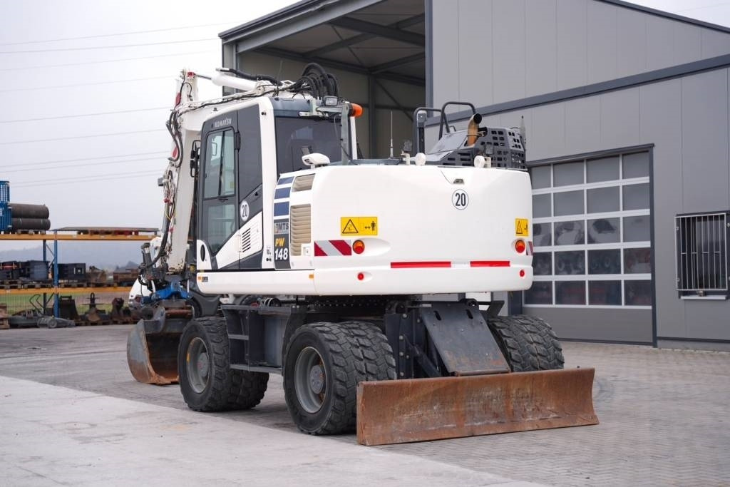 Komatsu PW 148-11 - حفارة على عجلات: صور 3 Komatsu PW 148-11 - حفارة على عجلات: صور 3