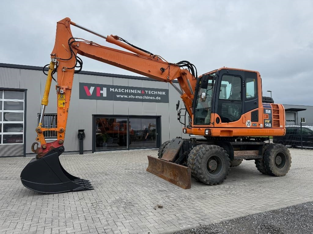 Komatsu PW 148-8  - حفارة على عجلات: صور 1 Komatsu PW 148-8  - حفارة على عجلات: صور 1