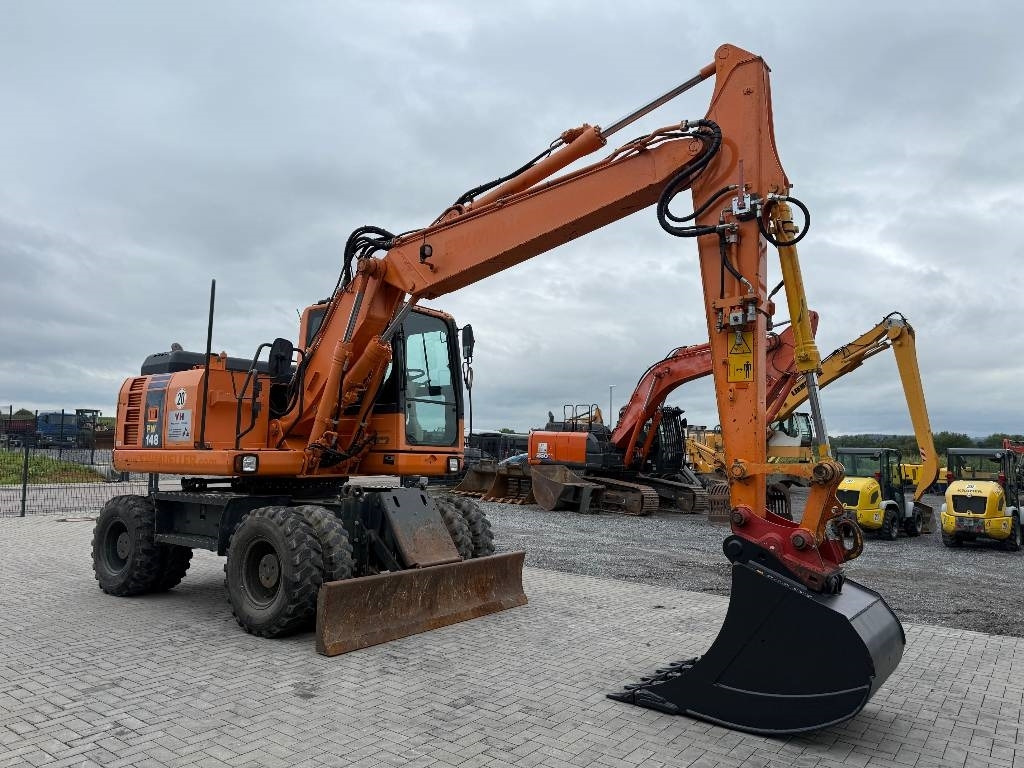 حفارة على عجلات Komatsu PW 148-8: صور 7