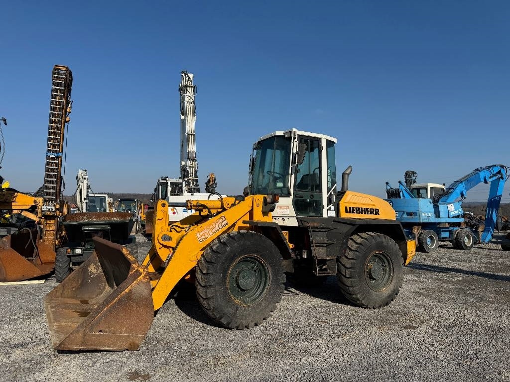 Liebherr L 522 - اللودر بعجل: صور 1 Liebherr L 522 - اللودر بعجل: صور 1
