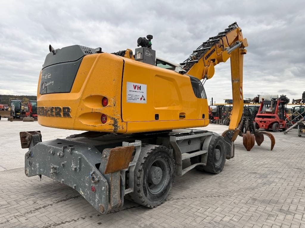 Liebherr LH 22 - حفارة النقل والشحن: صور 5 Liebherr LH 22 - حفارة النقل والشحن: صور 5