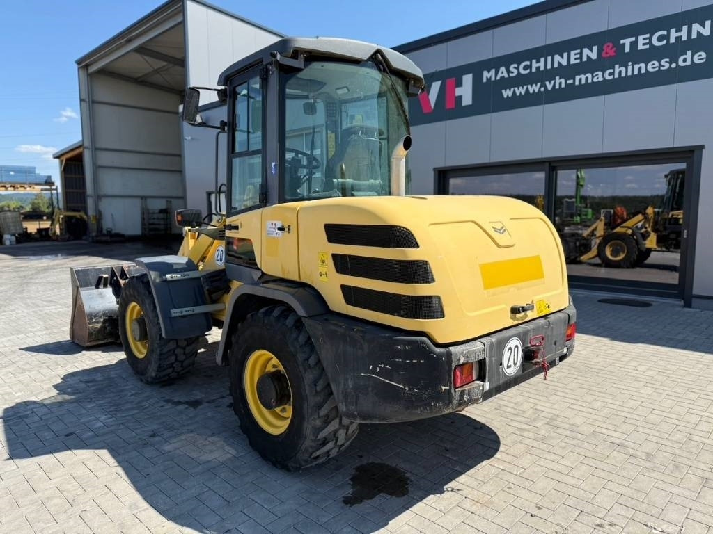 Yanmar V 80 - اللودر بعجل: صور 3 Yanmar V 80 - اللودر بعجل: صور 3