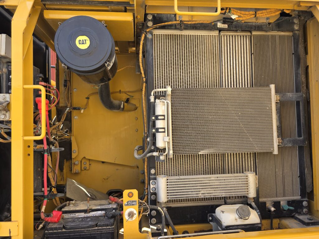 CAT 323FL - حفارات زحافة: صور 5 CAT 323FL - حفارات زحافة: صور 5