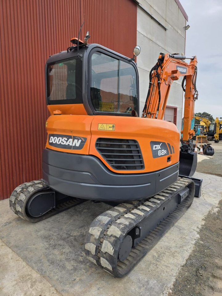 DOOSAN DX62R-3 - حفارة مصغرة: صور 3 DOOSAN DX62R-3 - حفارة مصغرة: صور 3