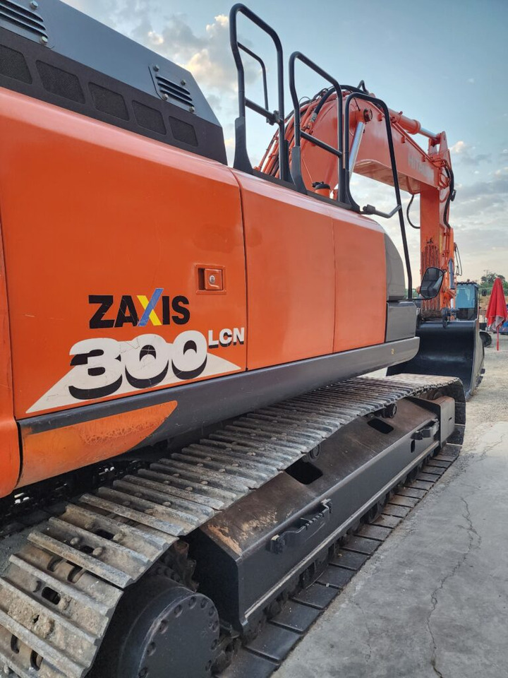 HITACHI ZX300LCN-6 - حفارات زحافة: صور 4 HITACHI ZX300LCN-6 - حفارات زحافة: صور 4