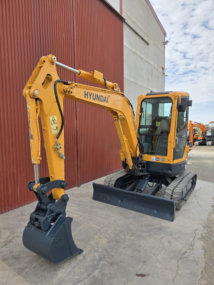 HYUNDAI ROBEX 35Z-9 - حفارة مصغرة: صور 2 HYUNDAI ROBEX 35Z-9 - حفارة مصغرة: صور 2