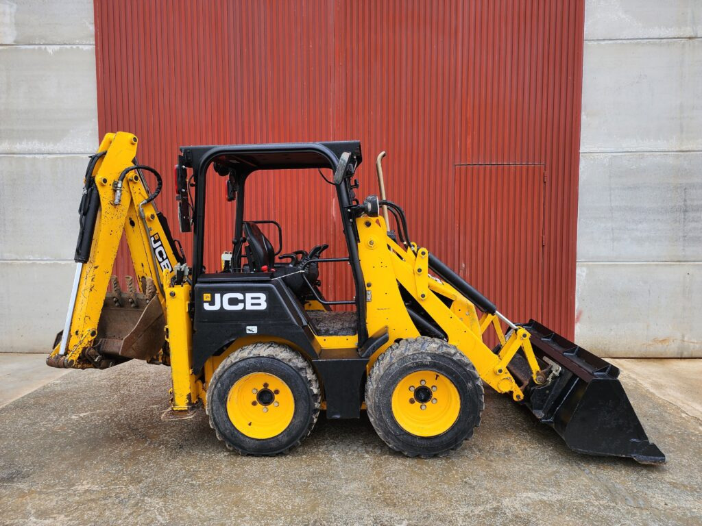 JCB 1CX - حفار متعدد الاستخدام: صور 1 JCB 1CX - حفار متعدد الاستخدام: صور 1