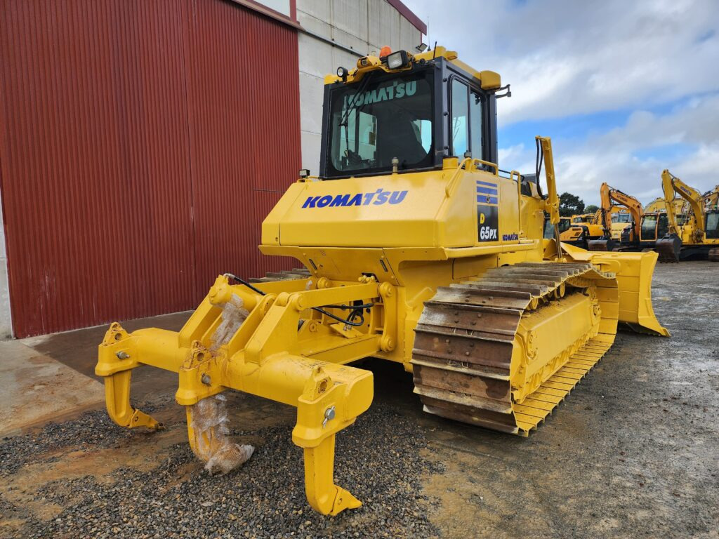 KOMATSU D65PX-17 - بلدوزر: صور 2 KOMATSU D65PX-17 - بلدوزر: صور 2