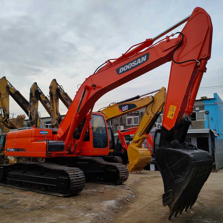 Best Selling DOOSAN excavator machine construction used machinery equipment dx225 DX60 DX70 DH60 DH220 used excavator low price - حفارة: صور 1 Best Selling DOOSAN excavator machine construction used machinery equipment dx225 DX60 DX70 DH60 DH220 used excavator low price - حفارة: صور 1