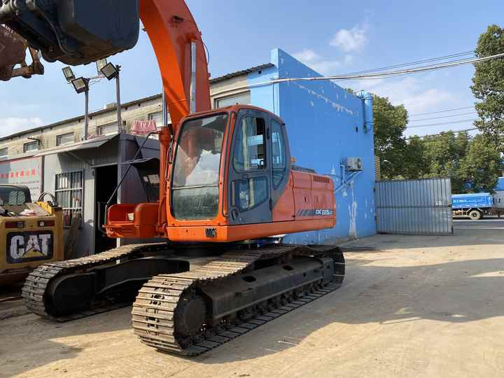 Best Selling DOOSAN excavator machine construction used machinery equipment dx225 DX60 DX70 DH60 DH220 used excavators in stock - حفارة: صور 5 Best Selling DOOSAN excavator machine construction used machinery equipment dx225 DX60 DX70 DH60 DH220 used excavators in stock - حفارة: صور 5
