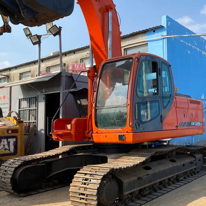 Best Selling DOOSAN excavator machine construction used machinery equipment dx225 DX60 DX70 DH60 DH220 used excavators in stock - حفارة: صور 1 Best Selling DOOSAN excavator machine construction used machinery equipment dx225 DX60 DX70 DH60 DH220 used excavators in stock - حفارة: صور 1