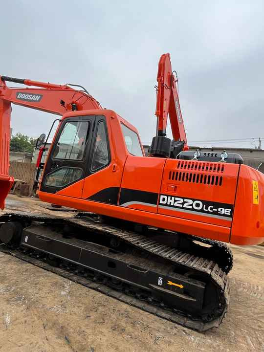 Best Selling DOOSAN excavator machine construction used machinery equipment dx225 DX60 DX70 DH60 DH220 used excavators in stock - حفارة: صور 2 Best Selling DOOSAN excavator machine construction used machinery equipment dx225 DX60 DX70 DH60 DH220 used excavators in stock - حفارة: صور 2