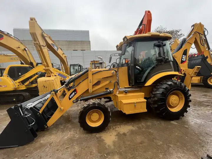 Cheap Price 420f2 Used Backhoe Loader Used Backhoes Cat 420f2 Tractor Backhoe Loader with good working condition on Sale - حفار متعدد الاستخدام: صور 4 Cheap Price 420f2 Used Backhoe Loader Used Backhoes Cat 420f2 Tractor Backhoe Loader with good working condition on Sale - حفار متعدد الاستخدام: صور 4