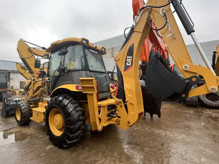 Cheap Price 420f2 Used Backhoe Loader Used Backhoes Cat 420f2 Tractor Backhoe Loader with good working condition on Sale - حفار متعدد الاستخدام: صور 3 Cheap Price 420f2 Used Backhoe Loader Used Backhoes Cat 420f2 Tractor Backhoe Loader with good working condition on Sale - حفار متعدد الاستخدام: صور 3