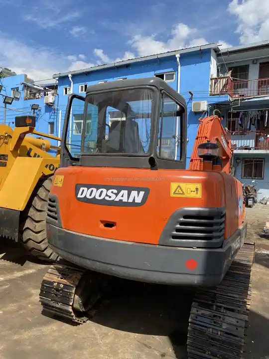 Doosan DH55-V Used Excavator Crawler Excavator Second Hand Japan Engine DH55-V Doosan Excavator in stock for sale - حفارة مصغرة: صور 2 Doosan DH55-V Used Excavator Crawler Excavator Second Hand Japan Engine DH55-V Doosan Excavator in stock for sale - حفارة مصغرة: صور 2