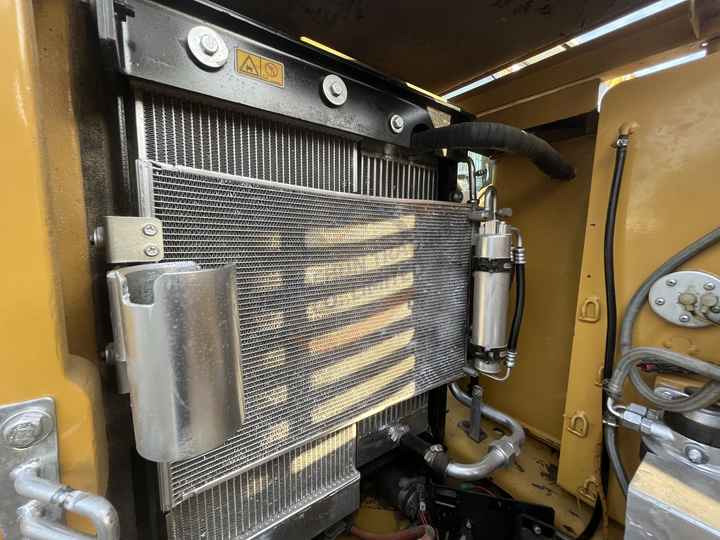 Good Price CAT 305.5E 307 308C 308D 308E 312D 315D 320C 320D Second Hand 7 Tons Used Mini Crawler Excavator For Sale - حفارة مصغرة: صور 4 Good Price CAT 305.5E 307 308C 308D 308E 312D 315D 320C 320D Second Hand 7 Tons Used Mini Crawler Excavator For Sale - حفارة مصغرة: صور 4