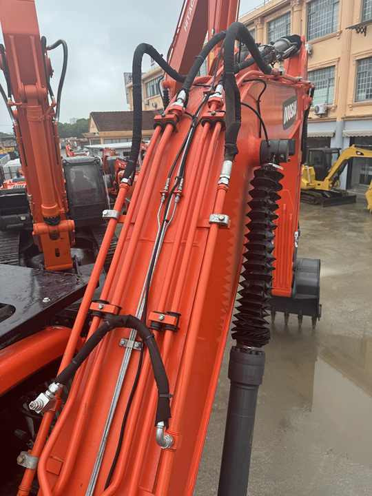 Good Quality Original 23ton Doosan DX225LCA Used Large Excavators for Sale at Low Price Secondhand Doosan225LCA Heavy Digger - حفارات زحافة: صور 5 Good Quality Original 23ton Doosan DX225LCA Used Large Excavators for Sale at Low Price Secondhand Doosan225LCA Heavy Digger - حفارات زحافة: صور 5