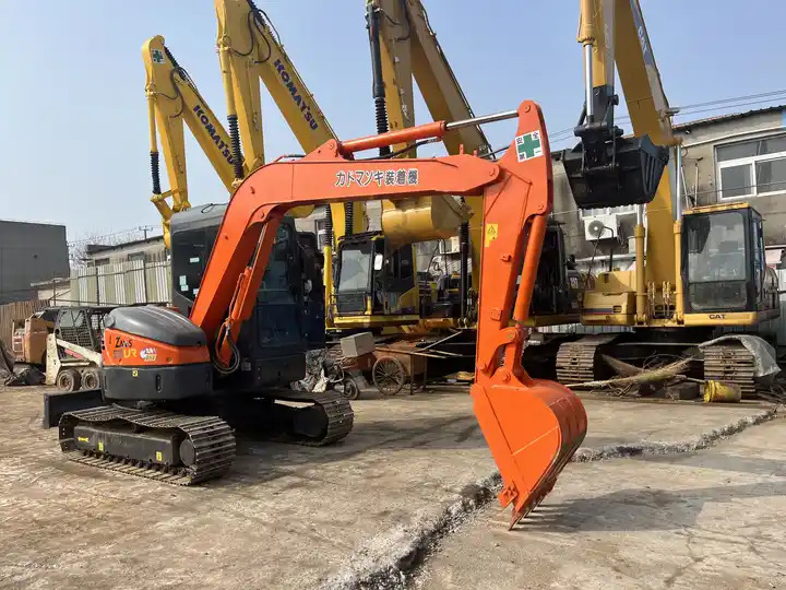 Heavy Equipments HITACHI ZX55UR Mini Digger For Excavator and High Quality Digging Machine On Sale - حفارات زحافة: صور 4 Heavy Equipments HITACHI ZX55UR Mini Digger For Excavator and High Quality Digging Machine On Sale - حفارات زحافة: صور 4