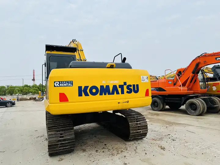 Hot Sale 20 Ton Crawler Excavator Komatsu Pc200-6 Pc200-7 Pc200-8 Original From Japan For Sale In Shanghai - حفارات زحافة: صور 4 Hot Sale 20 Ton Crawler Excavator Komatsu Pc200-6 Pc200-7 Pc200-8 Original From Japan For Sale In Shanghai - حفارات زحافة: صور 4