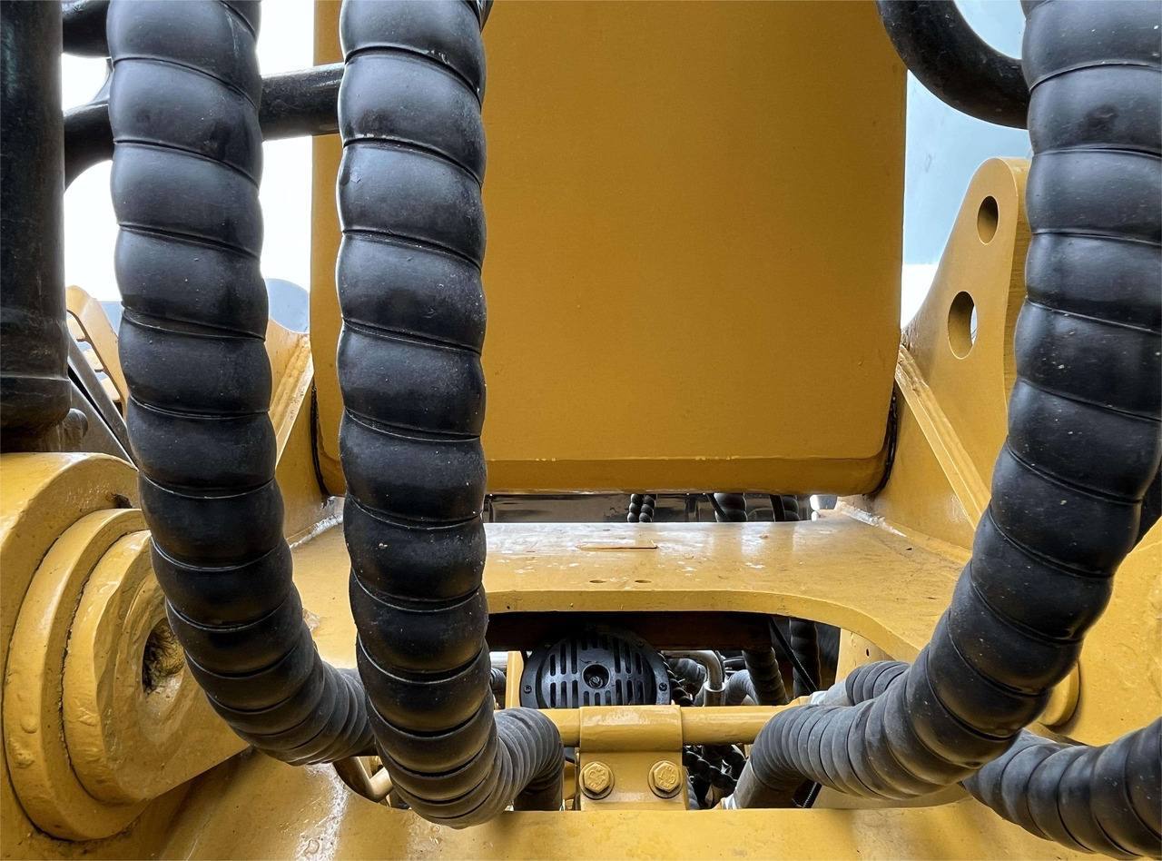 Hot sale Used Cat Excavator CAT 320D High Quality Japan Used Construction Machine 20ton Excavator cat320d - حفارات زحافة: صور 5 Hot sale Used Cat Excavator CAT 320D High Quality Japan Used Construction Machine 20ton Excavator cat320d - حفارات زحافة: صور 5