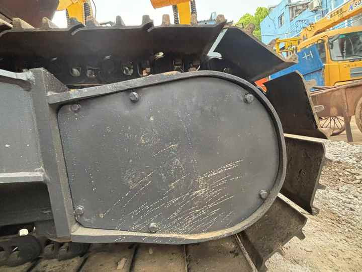 Hot sale Used Hitachi ZX200-3 digger 20ton Excavator second hand excavator - حفارات زحافة: صور 4 Hot sale Used Hitachi ZX200-3 digger 20ton Excavator second hand excavator - حفارات زحافة: صور 4