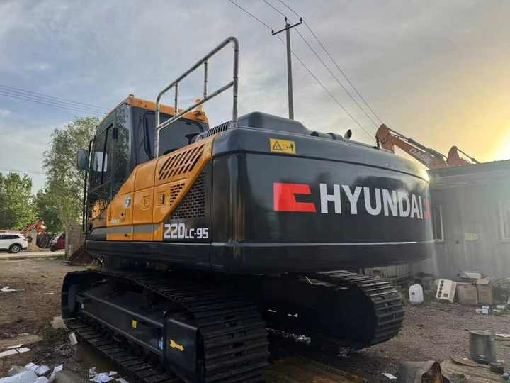 Korea Original Used Hyundai 220LC-9S Excavator Used Robex Hyundai 220 Excavator 220LC-9S Used Excavators for Sale - حفارة: صور 3 Korea Original Used Hyundai 220LC-9S Excavator Used Robex Hyundai 220 Excavator 220LC-9S Used Excavators for Sale - حفارة: صور 3