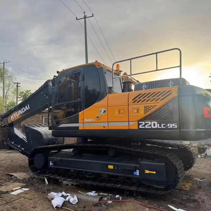 Korea Original Used Hyundai 220LC-9S Excavator Used Robex Hyundai 220 Excavator 220LC-9S Used Excavators for Sale - حفارة: صور 2 Korea Original Used Hyundai 220LC-9S Excavator Used Robex Hyundai 220 Excavator 220LC-9S Used Excavators for Sale - حفارة: صور 2