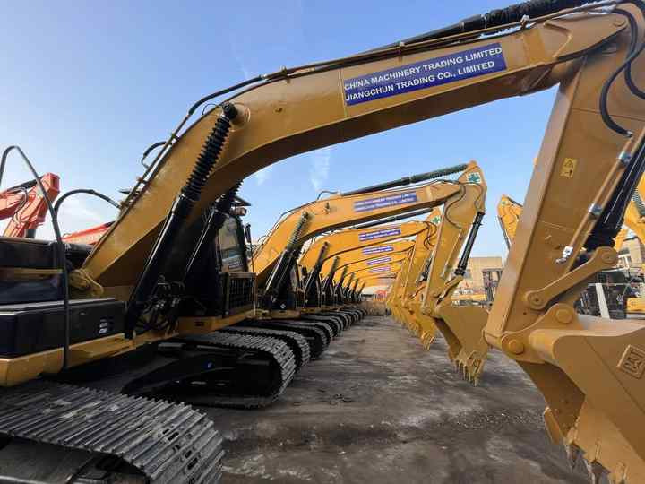 Second Hand Large Excavator CAT 320D 320d2 Caterpillar 20 Ton Used Crawler Excavator Caterpillar 320 Excavators - حفارة: صور 3 Second Hand Large Excavator CAT 320D 320d2 Caterpillar 20 Ton Used Crawler Excavator Caterpillar 320 Excavators - حفارة: صور 3
