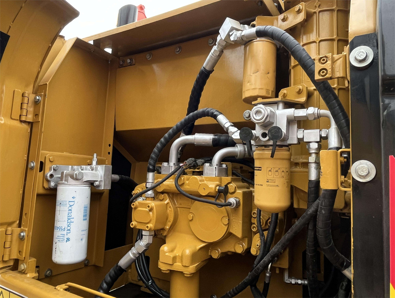 Used Cat Excavator CAT 320D High Quality Japan Used Construction Machine 20ton Excavator cat320d for sale - حفارة: صور 5 Used Cat Excavator CAT 320D High Quality Japan Used Construction Machine 20ton Excavator cat320d for sale - حفارة: صور 5