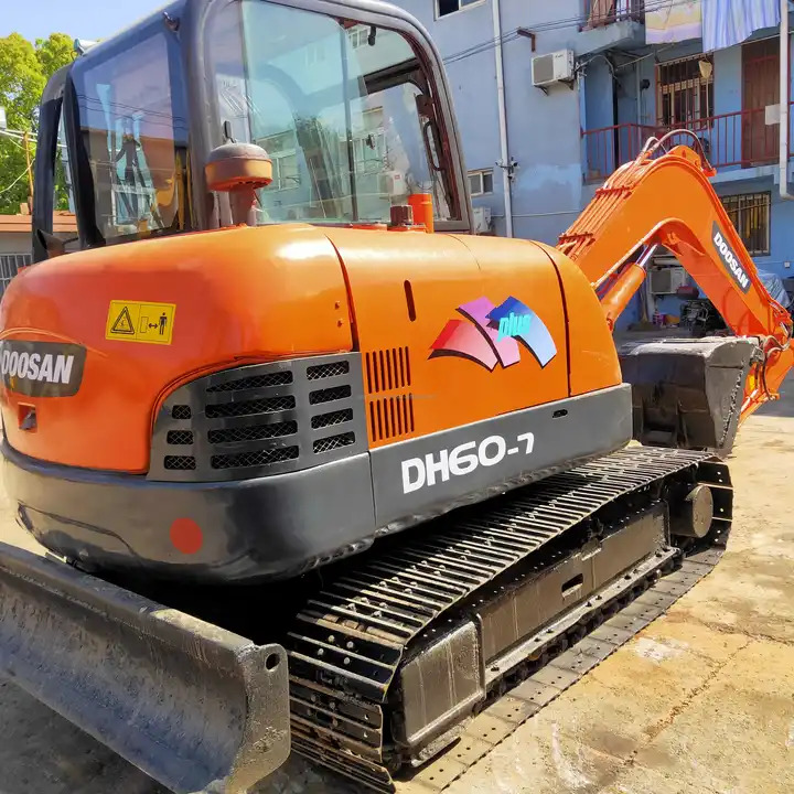 Used Doosan Machinery for Sale Mini excavator DH55-V DH60-7 for sale Fast Delivery Competitive Price Digger Hydraulic Excavator - حفارات زحافة: صور 5 Used Doosan Machinery for Sale Mini excavator DH55-V DH60-7 for sale Fast Delivery Competitive Price Digger Hydraulic Excavator - حفارات زحافة: صور 5