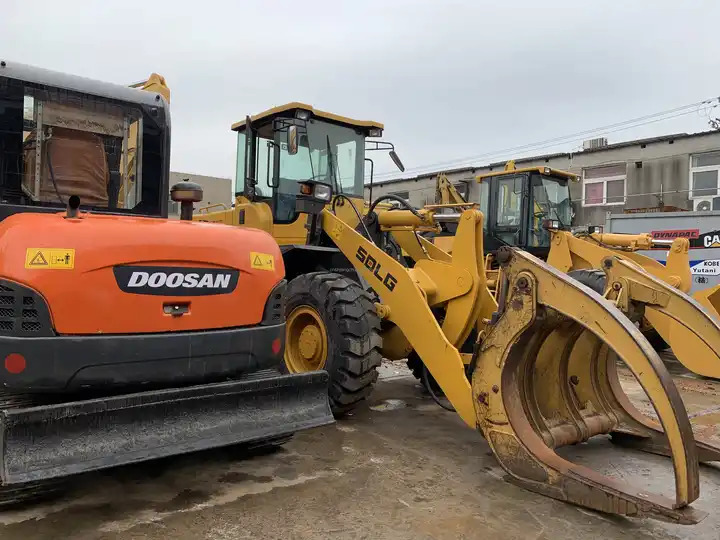 Used Doosan dh60-7 Excavator 100% Korea Used Mini Hydraulic Excavator Low Working Hours Low Price for sale - حفارات زحافة: صور 4 Used Doosan dh60-7 Excavator 100% Korea Used Mini Hydraulic Excavator Low Working Hours Low Price for sale - حفارات زحافة: صور 4