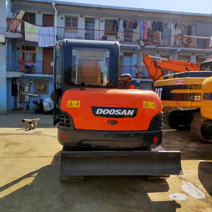 Used Doosan dh60-7 Excavator 100% Korea Used Mini Hydraulic Excavator Low Working Hours Low Price for sale - حفارات زحافة: صور 5 Used Doosan dh60-7 Excavator 100% Korea Used Mini Hydraulic Excavator Low Working Hours Low Price for sale - حفارات زحافة: صور 5