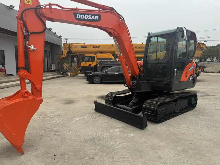 Used Excavator Doosan Dx60 Excavators Earth-moving Machinery Doosan Dx60 Dx80 Dx75 Dx225 Dh55 Dx60-9c for Sale - حفارات زحافة: صور 5 Used Excavator Doosan Dx60 Excavators Earth-moving Machinery Doosan Dx60 Dx80 Dx75 Dx225 Dh55 Dx60-9c for Sale - حفارات زحافة: صور 5