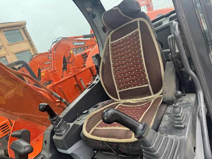 حفارات زحافة Used Excavator Doosan Dx75-9c Dx80 Dx60 Excavators Machinery Doosan Dx75-9c Dx80 Dx60 Dx225 Good Condition Low Price: صور 6