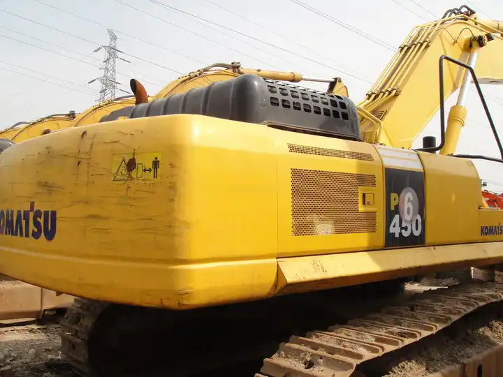 Used Komatsu excavator PC450-7 in good condition for sale - حفارات زحافة: صور 4 Used Komatsu excavator PC450-7 in good condition for sale - حفارات زحافة: صور 4