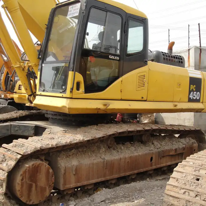 Used Komatsu excavator PC450-7 in good condition for sale - حفارات زحافة: صور 1 Used Komatsu excavator PC450-7 in good condition for sale - حفارات زحافة: صور 1
